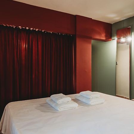 Eins Rooms - City Center Лимасол Экстерьер фото