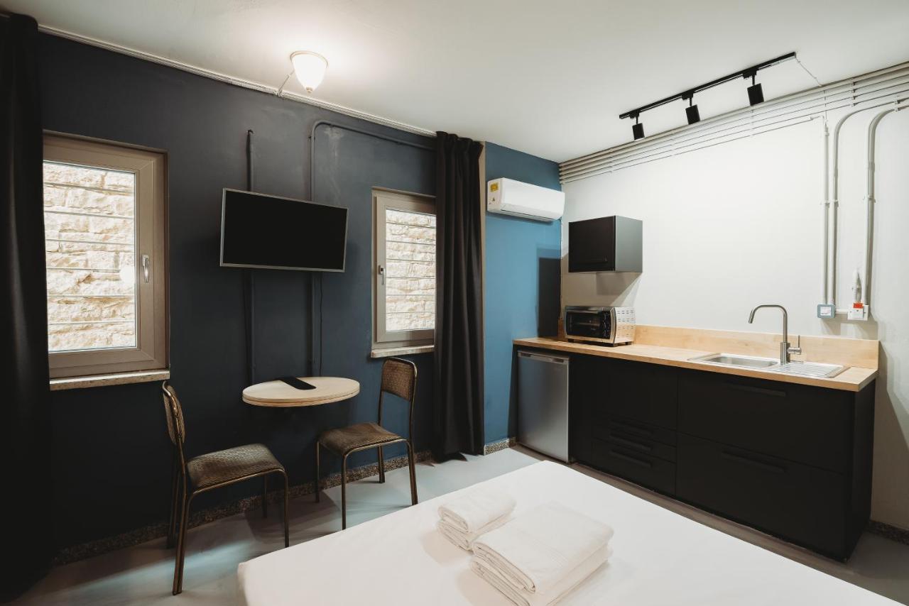 Eins Rooms - City Center Лимасол Экстерьер фото